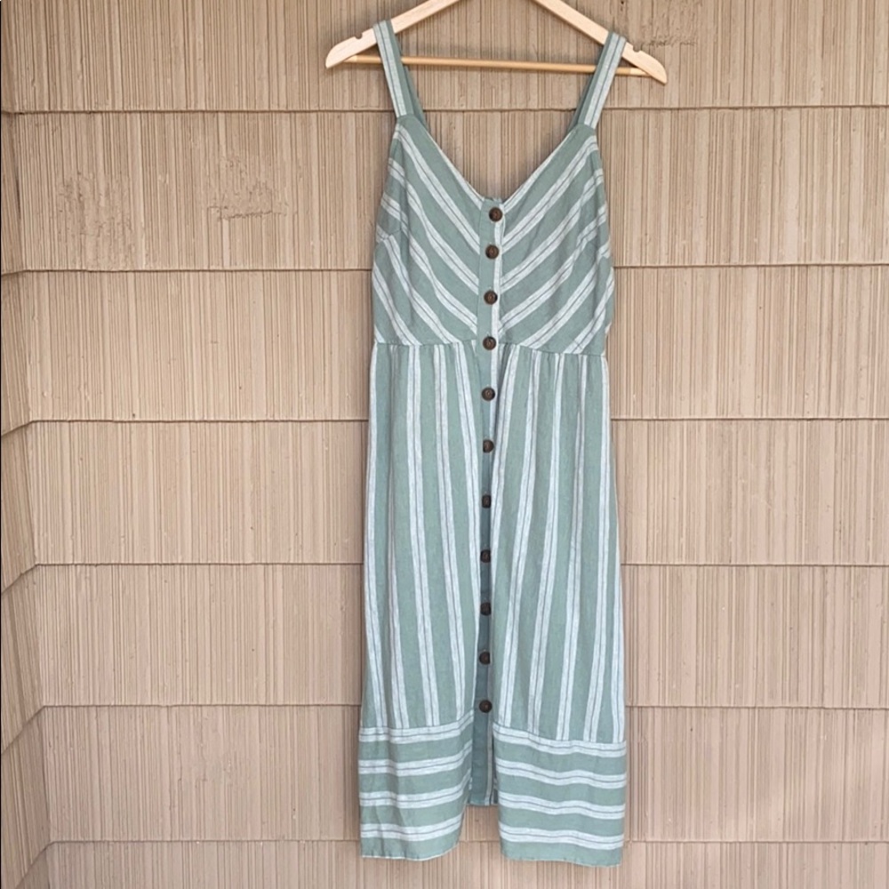 Button down linen dress